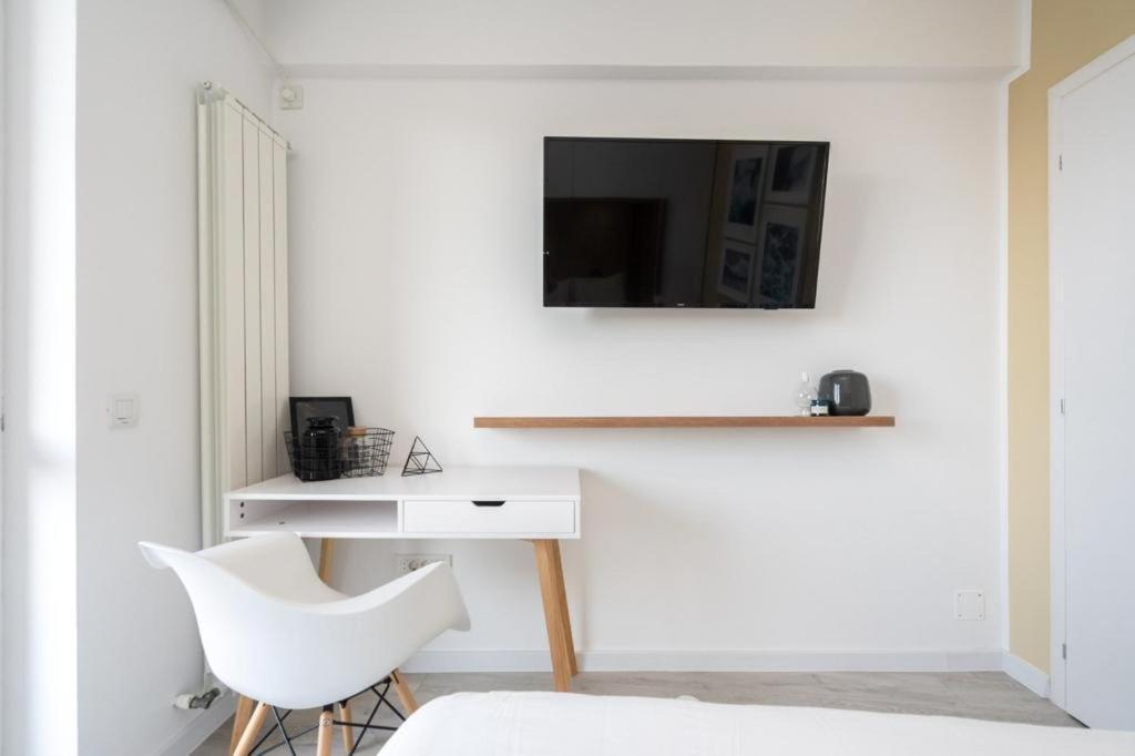 Piata Romana, Two Bedrooms Apartment Bükreş Dış mekan fotoğraf